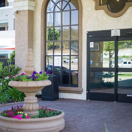 Quality Inn & Suites Camarillo-Oxnard Екстериор снимка