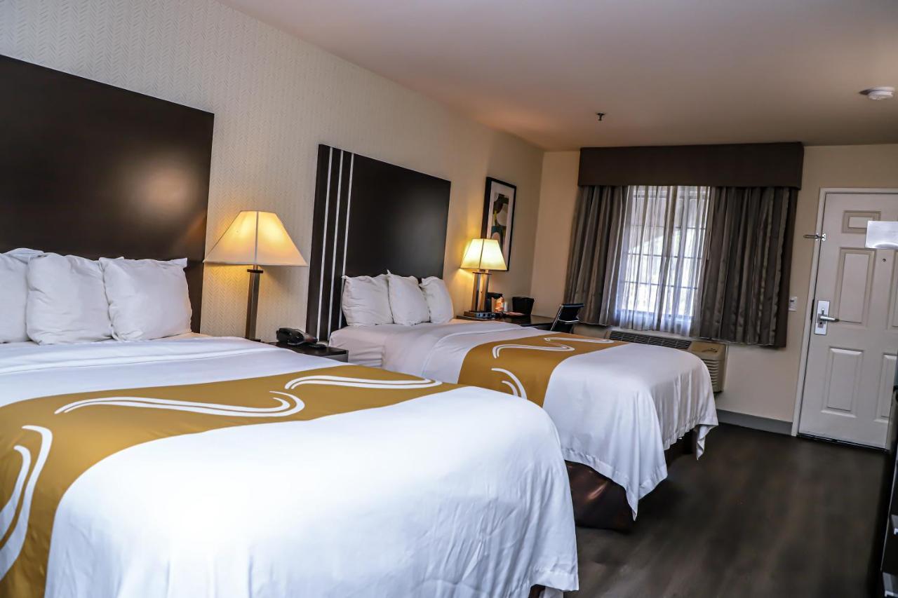 Quality Inn & Suites Camarillo-Oxnard Екстериор снимка