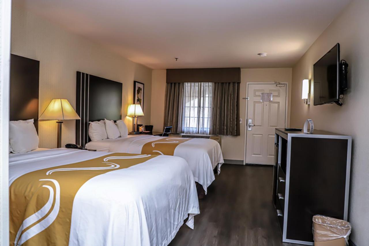 Quality Inn & Suites Camarillo-Oxnard Екстериор снимка