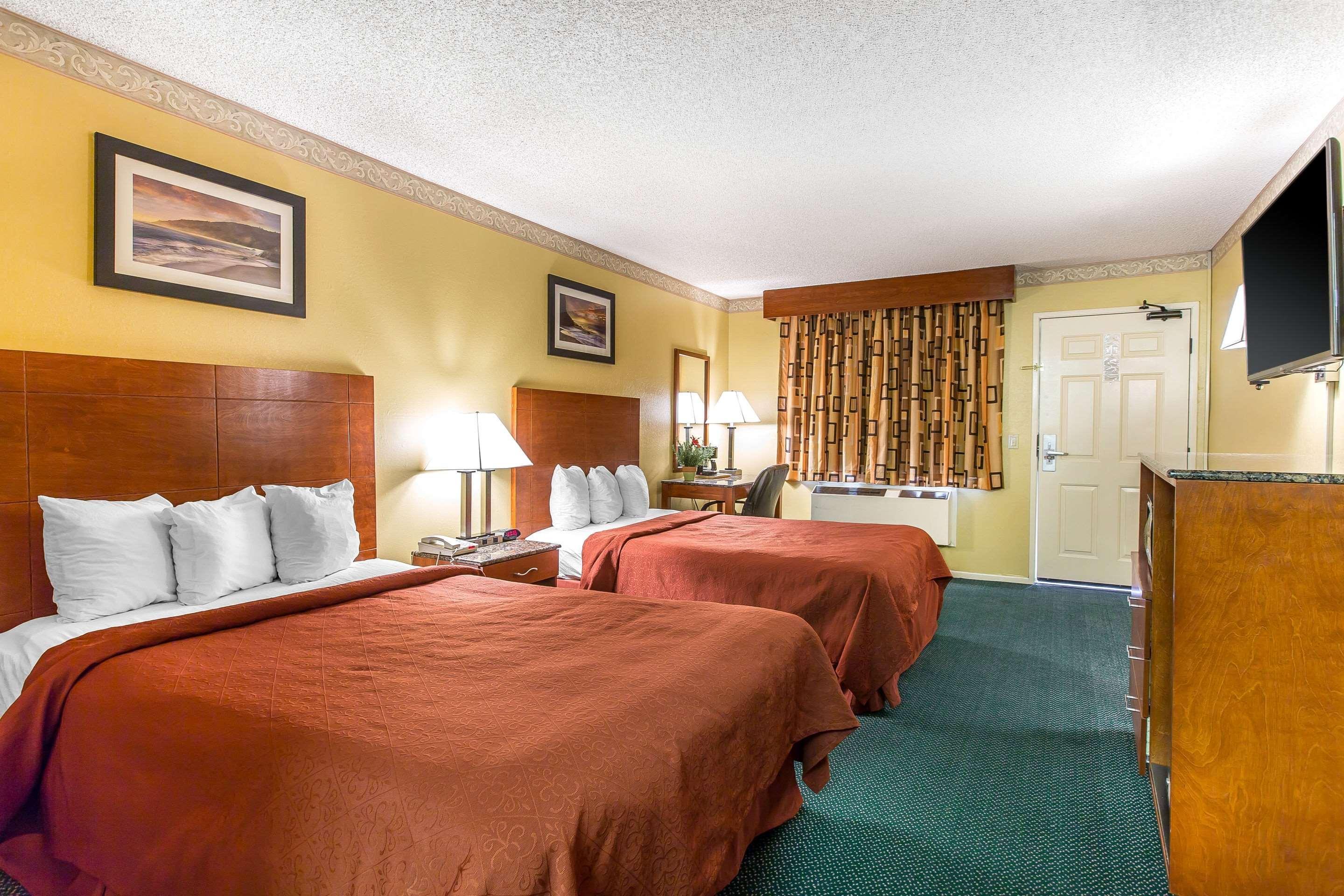 Quality Inn & Suites Camarillo-Oxnard Екстериор снимка