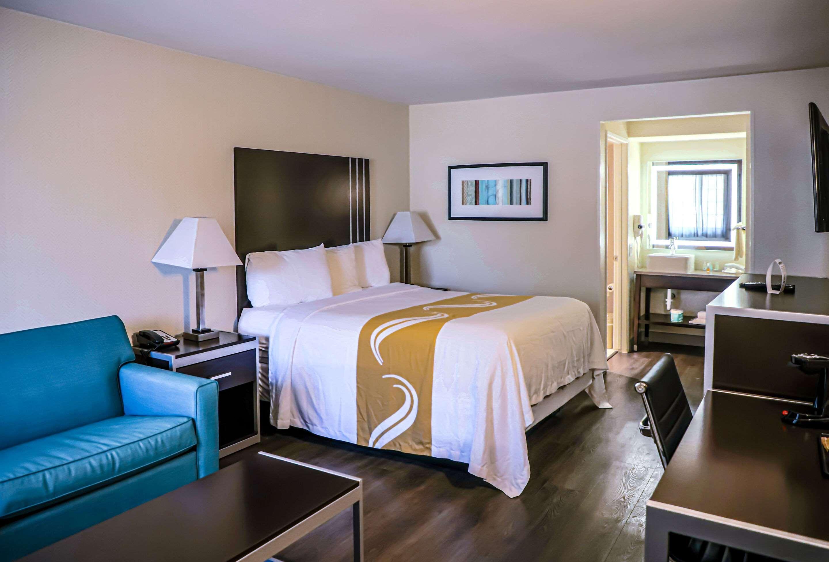 Quality Inn & Suites Camarillo-Oxnard Екстериор снимка