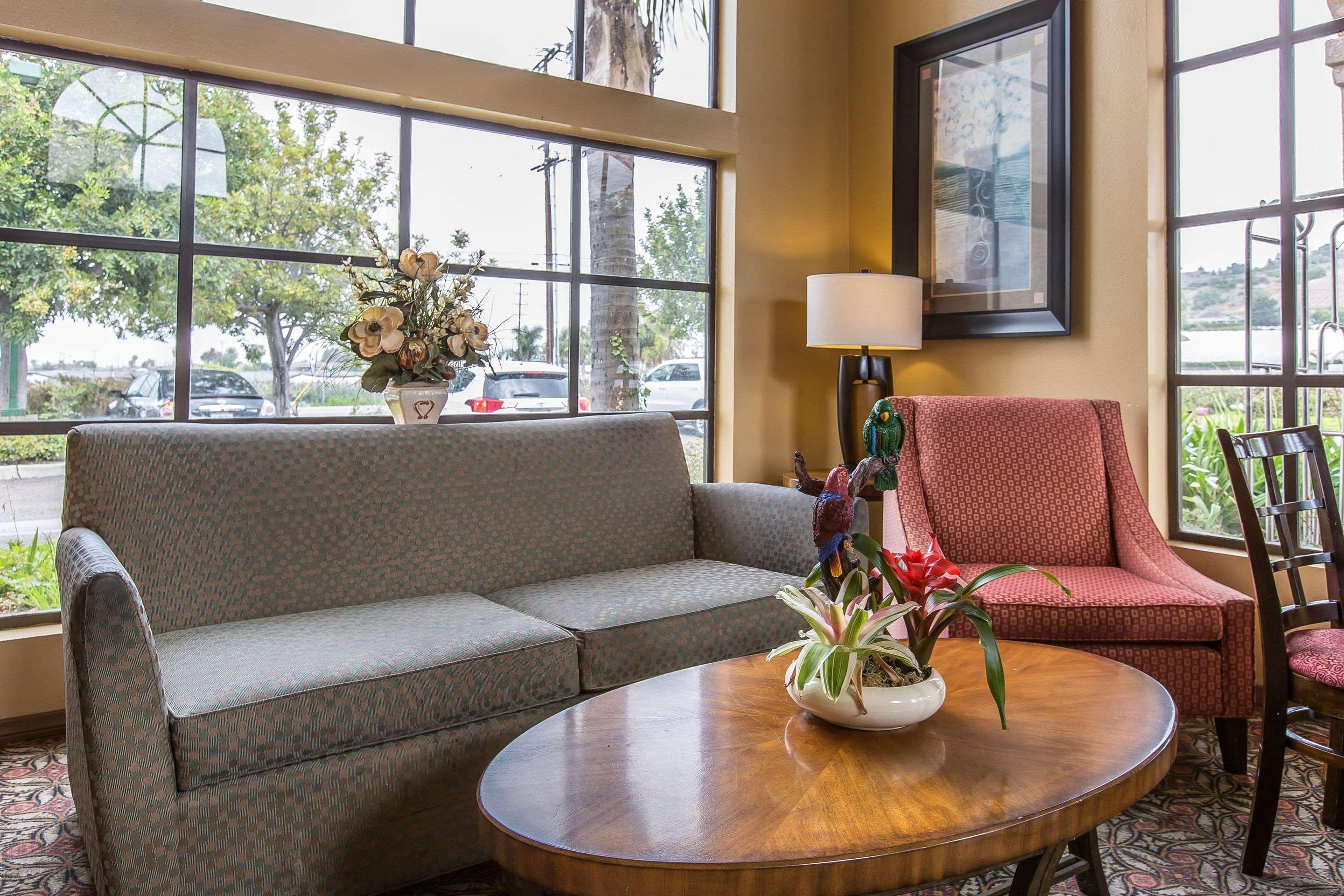 Quality Inn & Suites Camarillo-Oxnard Екстериор снимка