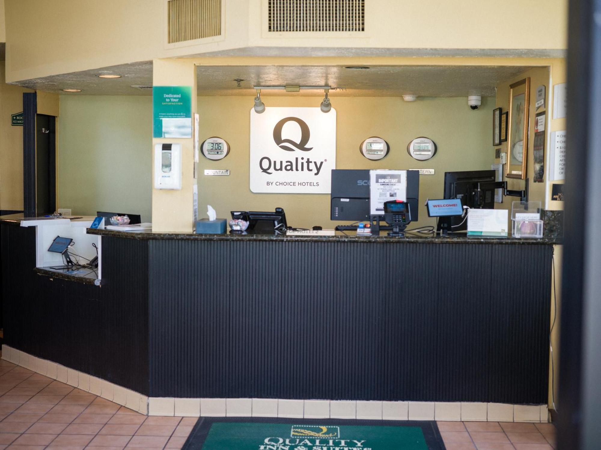 Quality Inn & Suites Camarillo-Oxnard Екстериор снимка
