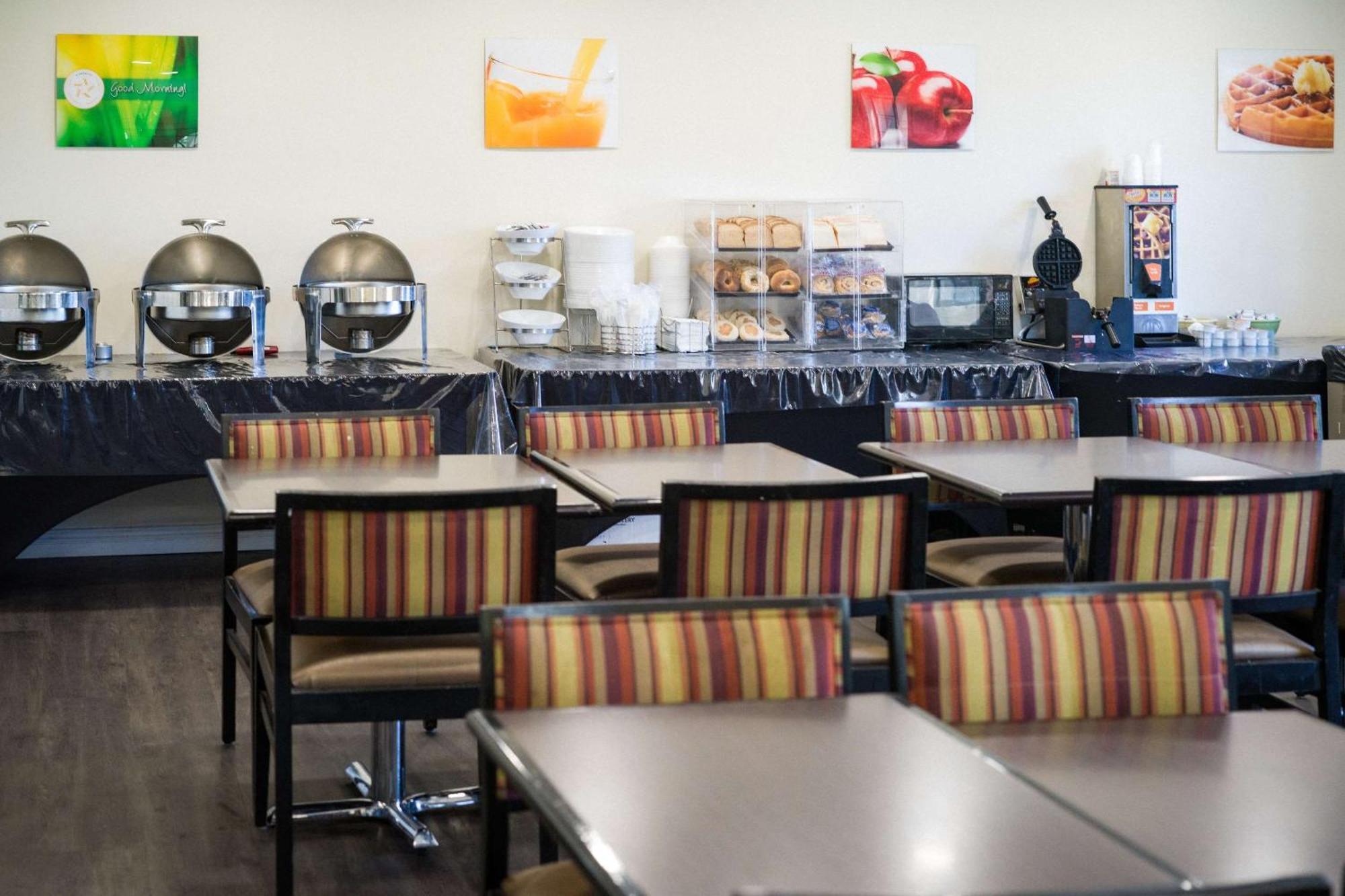 Quality Inn & Suites Camarillo-Oxnard Екстериор снимка